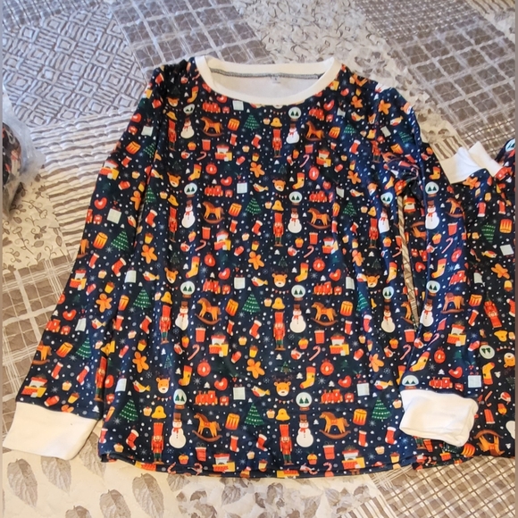 Christmas Pajamas Women's Size Small - Picture 3 of 7